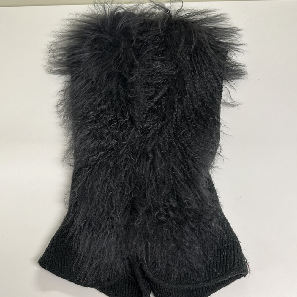 Olive Olivia Wool Trimmed Knit Vest. Size M. Black and Slate colors.